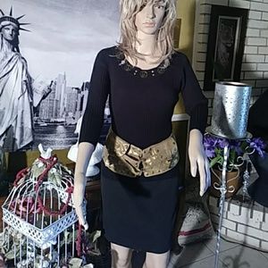 🌹R.Q.T. Black light sweater🌹